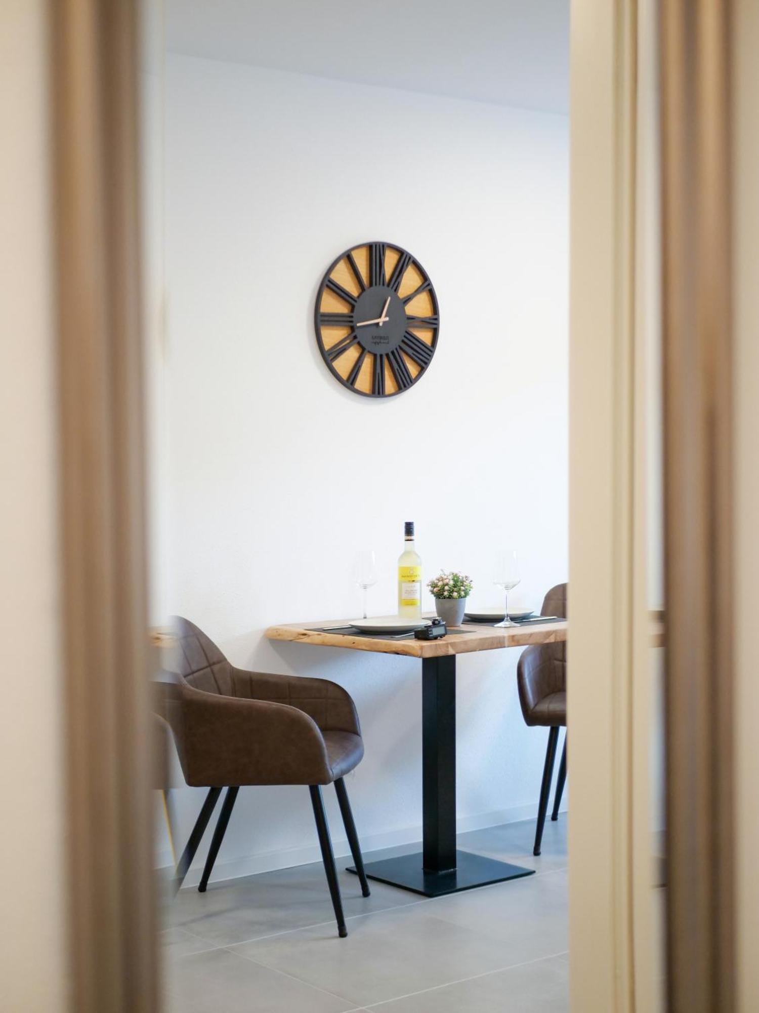 Inhome Studio Apartment - Kueche - Parken - Tv ชเวบิชฮัลล์ ภายนอก รูปภาพ